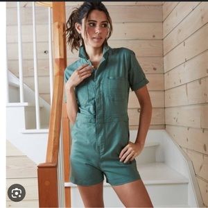 Universal Thread Romper zip up - SZ 14